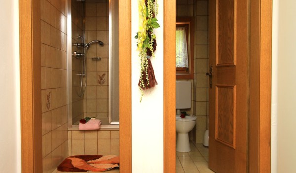 13ferienwohnung_dusche_wc