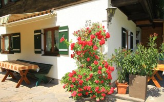 02ferienwohnung_unken_terrasse_blumen